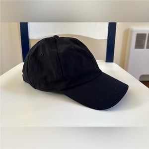 Black Athleta baseball hat